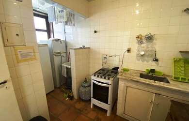 Imagem: O apartamento possui 1 Dormitório, 1 Banheiro, 1 Vaga na garagem