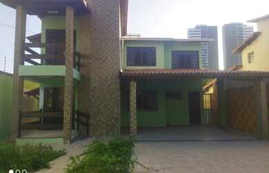 Imagem: A casa possui 5 Dormitórios, 4 Banheiros, 5 Vagas na garagem