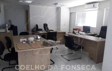 Imagem 2: Santana de Parnaíba - Prédio Inteiro - Jardim Nina (Fazendinha