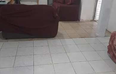 Imagem: A casa possui 3 Dormitórios, 3 Banheiros, 1 Vaga na garagem