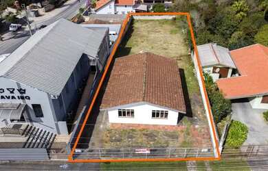 Imagem: O terreno possui 1.202m² de Área e está localizado em Ahú