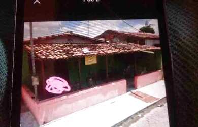 Imagem: A casa possui 3 Dormitórios, 1 Banheiro e está localizado