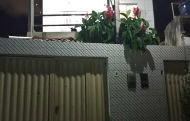 Imagem: A casa possui 2 Dormitórios, 1 Banheiro, 1 Vaga na garagem