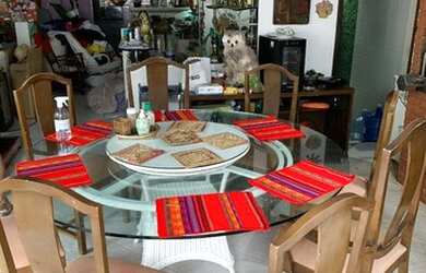 Imagem: A casa possui 4 Dormitórios, 1 Banheiro, 2 Vagas na garagem