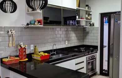 Imagem: A casa possui 3 Dormitórios, 3 Banheiros, 2 Vagas na garagem