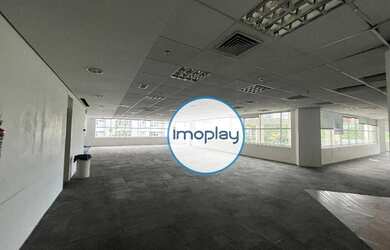 Imagem: O depósito possui 5 Vagas na garagem e 416m² de Área e está