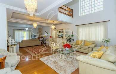 Imagem: A casa em condomínio possui 4 Dormitórios, 5 Banheiros, 5