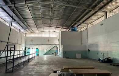 Imagem: O depósito possui 5 Vagas na garagem, 1100m² de Área e está