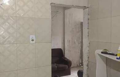 Imagem: A casa possui 2 Dormitórios, 1 Banheiro, 100m² de Área e