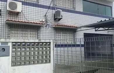 Imagem: A casa possui 4 Dormitórios, 2 Banheiros, 1 Vaga na garagem