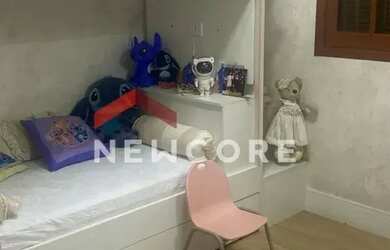 Imagem: A casa possui 4 Dormitórios, 4 Banheiros, 2 Vagas na garagem