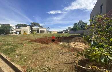 Imagem: O terreno possui 417m² de Área e está localizado em Portal