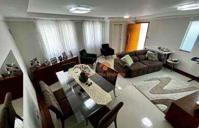 Imagem: A casa possui 3 Dormitórios, 5 Banheiros, 5 Vagas na garagem