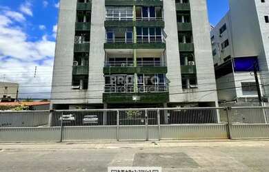 Imagem: O apartamento possui 3 Dormitórios, 1 Banheiro, 1 Vaga na garagem