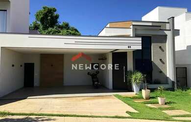 Imagem: A casa em condomínio possui 3 Dormitórios, 3 Banheiros, 4