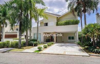 Imagem: A casa em condomínio possui 5 Dormitórios, 5 Banheiros, 5