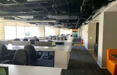 Imagem: O depósito possui 5 Vagas na garagem, 781m² de Área e está