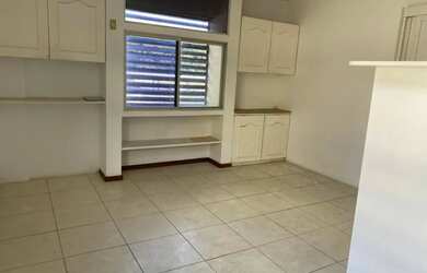 Imagem 11: Sal Comercial 39 m², armários, nascente, garagem coberta