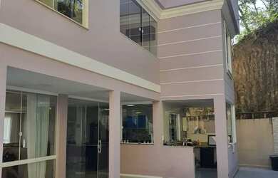 Imagem 4: Casa moderna com piscina e 3 suítes Maria Paula