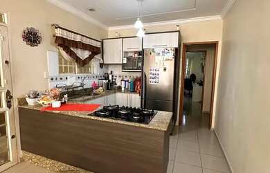 Imagem 9: Vendo Casa Terrea no Cj Rio Maracanã com 4 Suítes em FLORES/ 310m²