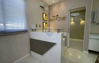 Imagem: O depósito possui 5 Vagas na garagem, 51m² de Área e está