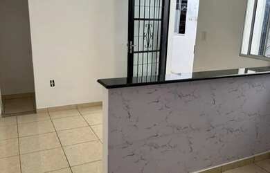 Imagem: A casa possui 1 Dormitório, 1 Banheiro e está localizado