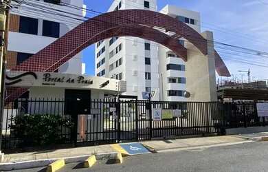 Imagem: O apartamento possui 3 Dormitórios, 1 Banheiro, 1 Vaga na garagem