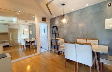 Imagem: O apartamento possui 3 Dormitórios, 1 Banheiro, 1 Vaga na garagem