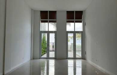 Imagem: O depósito possui 217m² de Área e está localizado em Centro