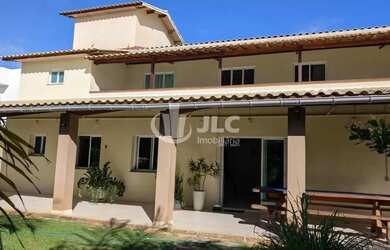 Imagem: A casa em condomínio possui 3 Dormitórios, 2 Banheiros, 1