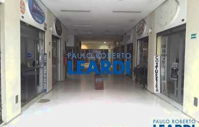 Imagem: O depósito possui 1 Vaga na garagem e 46m² de Área e está