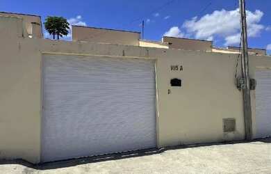 Imagem: A casa possui 2 Dormitórios, 1 Banheiro, 1 Vaga na garagem