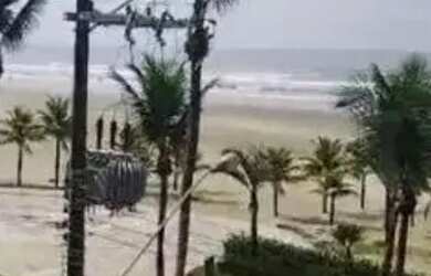 Imagem: A kitnet possui 1 Dormitório, 1 Banheiro, 1 Vaga na garagem