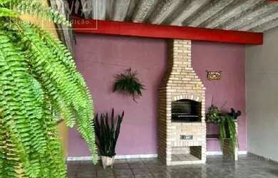 Imagem: A casa possui 2 Dormitórios, 3 Banheiros, 3 Vagas na garagem