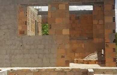 Imagem: A casa possui 2 Dormitórios, 1 Banheiro, 450m² de Área e