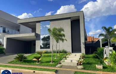 Imagem: A casa em condomínio possui 4 Dormitórios, 5 Banheiros, 4