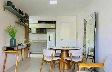 Imagem: O apartamento possui 2 Dormitórios, 1 Banheiro, 1 Vaga na garagem