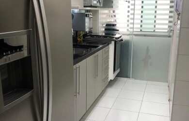 Imagem 10: Lindíssimo 2 quartos sala ampliada varanda cortina de vidro suíte 3bhs...