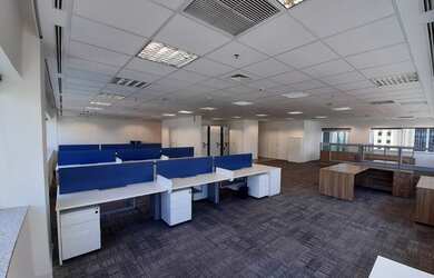 Imagem: O depósito possui 5 Vagas na garagem, 246m² de Área e está