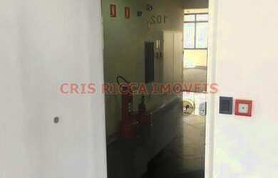 Imagem: O depósito possui 4 Vagas na garagem, 140m² de Área e está