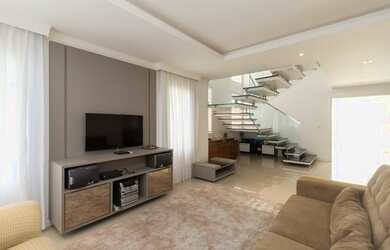 Imagem 6: Casa com suíte no térreo à venda, 317 m² por R$ 2.100.000 - Santa Felicidade - Curitiba/PR