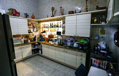 Imagem 9: Três casas, 6 quartos, inseridas em uma área verde de 3.500 metros,...