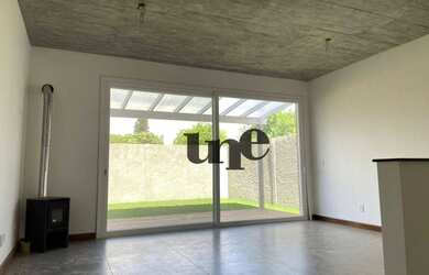 Imagem 4: 100 metros da lagoa. Churrasqueira, Lareira, 2 Vagas na garageme3 Dormitórios