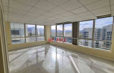 Imagem: O depósito possui 1 Vaga na garagem, 50m² de Área e está