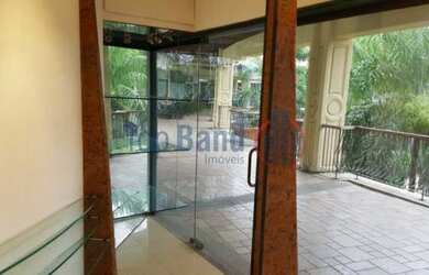 Imagem: O depósito possui 1 Vaga na garagem, 30m² de Área e está