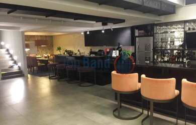 Imagem: A casa em condomínio possui 5 Dormitórios, 1 Banheiro, 3 Vagas