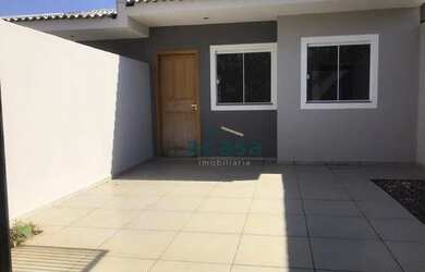 Imagem: A casa possui 2 Dormitórios, 1 Banheiro, 1 Vaga na garagem