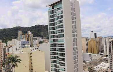 Imagem: O apartamento possui 4 Dormitórios, 5 Banheiros, 4 Vagas na