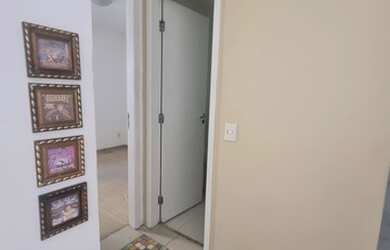 Imagem: O apartamento possui 1 Dormitório, 1 Banheiro, 1 Vaga na garagem