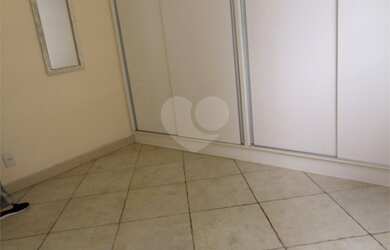 Imagem: O apartamento possui 1 Dormitório, 2 Banheiros, 1 Vaga na garagem